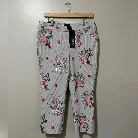 Renuar Floral High Rise Capri Pant - Picture 1 of 12